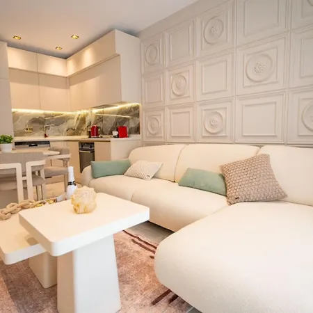 Lägenhet Luxury In The Center Of 100m To The Sea Alanya