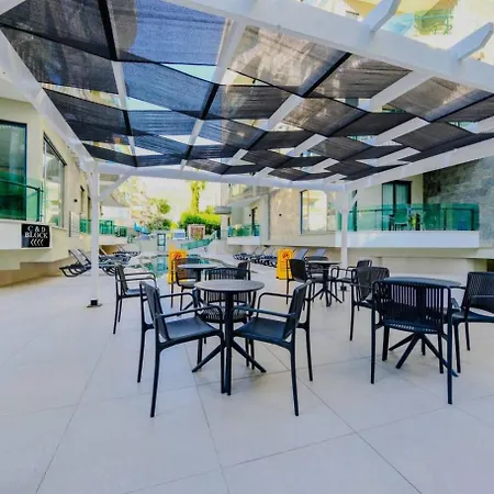 Luxury In The Center Of 100m To The Sea Apartament